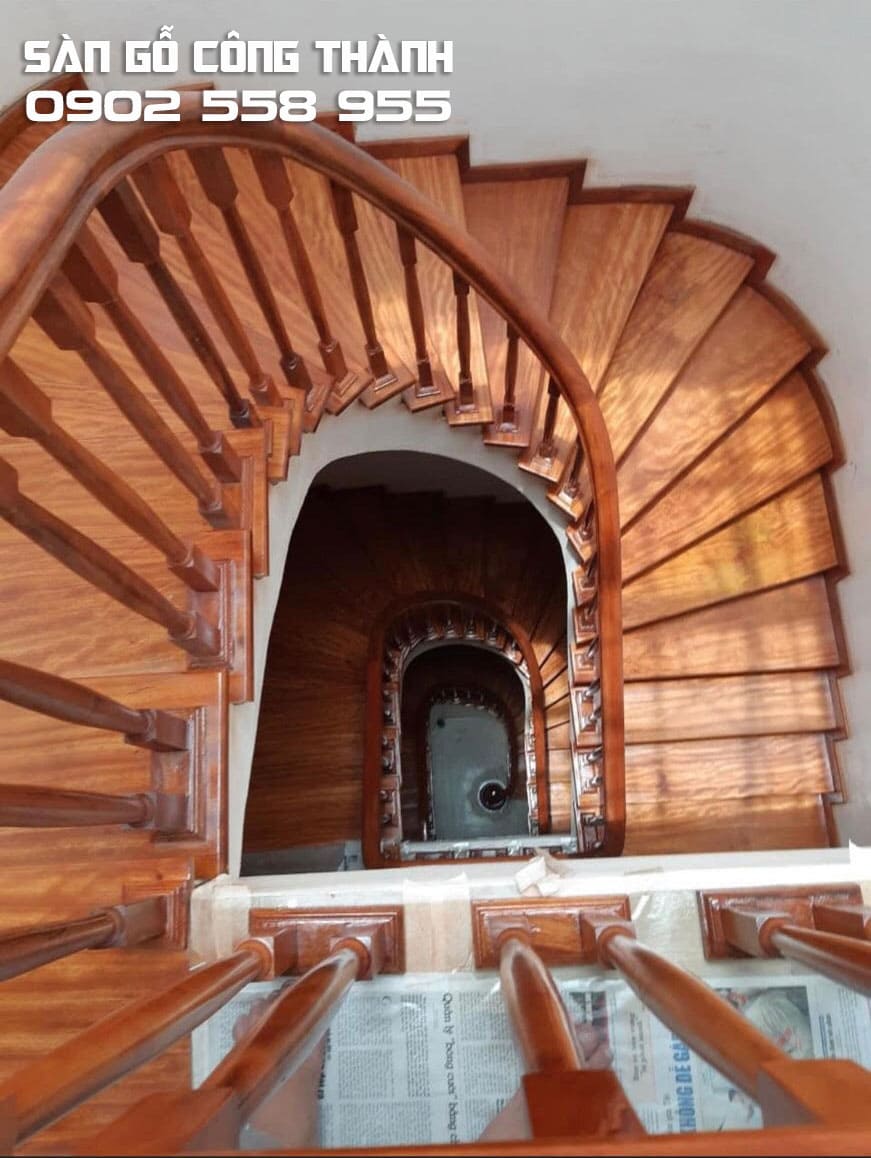 Cầu thang gỗ Gõ 04